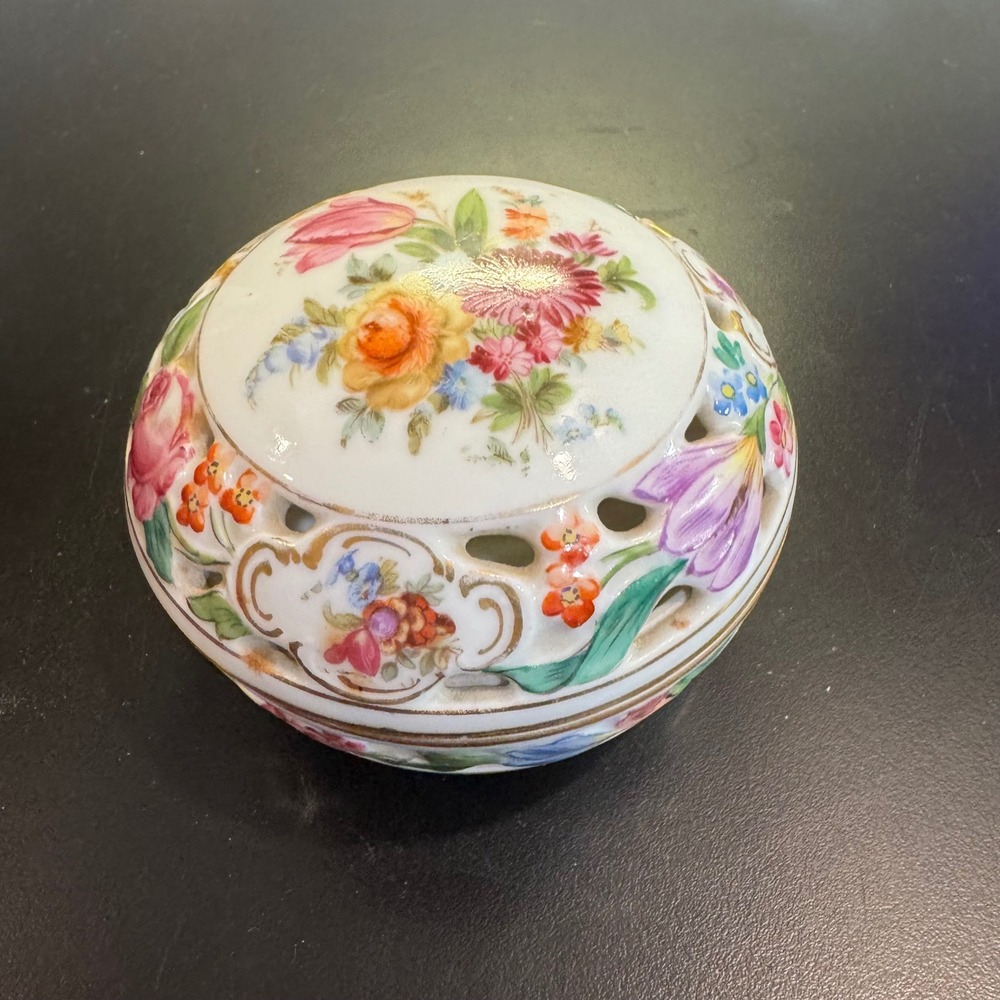 Saxe Potpourri Bowl Jar Small White Floral Reticulated Gilded Antique Germany